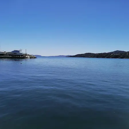 Les Iles D' Or Apartment